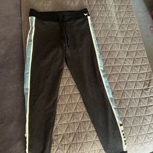 Pink by Victoria Secret cuffed yoga pants w/drawstring waist. Women’s M black